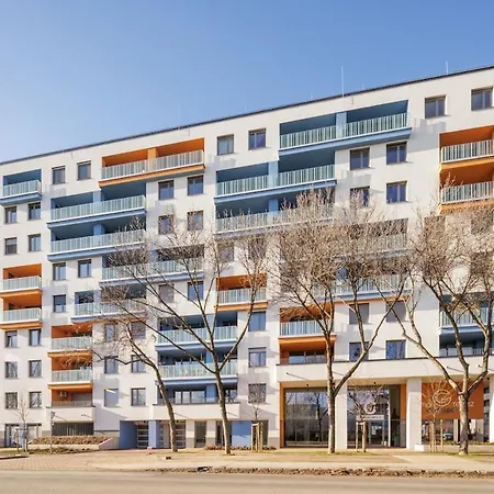 Dunadesign Apartman & Free Covered Parking Space בודפשט