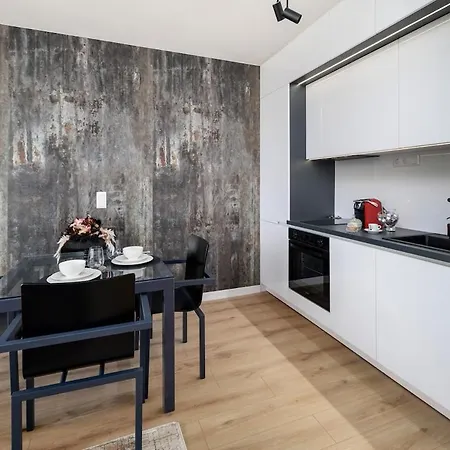 Dunadesign Apartman & Free Covered Parking Space בודפשט