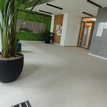 Dunadesign Apartman & Free Covered Parking Space דירה *