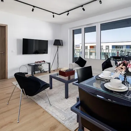 Dunadesign Apartman & Free Covered Parking Space * בודפשט